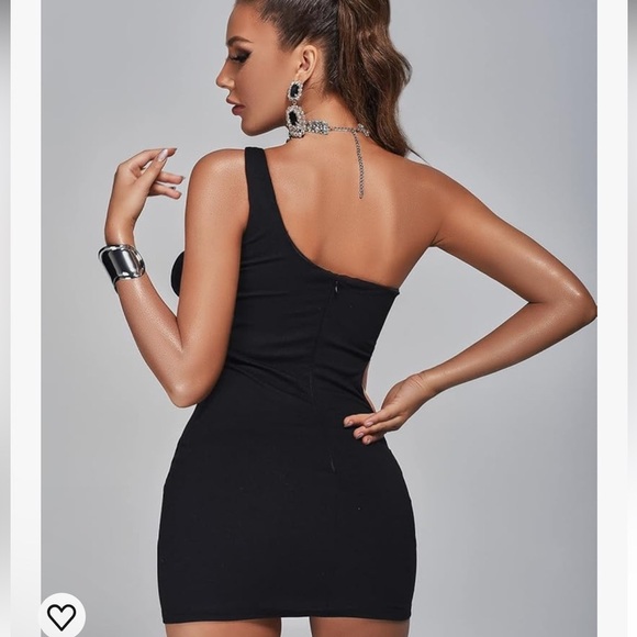 Black Asymmetrical Bodycon Dress with Cut Out for Cocktail - Picture 4 of 7